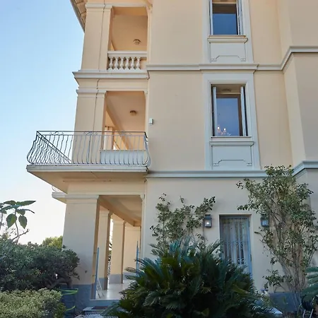 Before Making A Request, Read My Host Profile At The Bottom Of Page # Luxury 4-Br With Private Pool And Unique View Villa