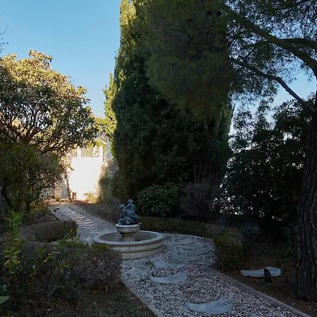 Before Making A Request, Read My Host Profile At The Bottom Of Page # Luxury 4-Br With Private Pool And Unique View ボーリュ・シュル・ メール